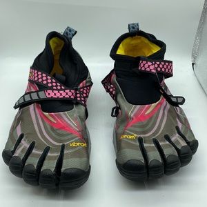 Vibram 5 Five Fingers W6543 Outdoor Shoes Trail  Gray Pink Shoes Womens Sz 41